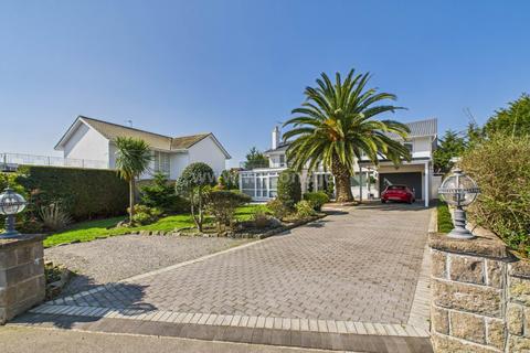 4 bedroom detached house for sale, St Lawrence