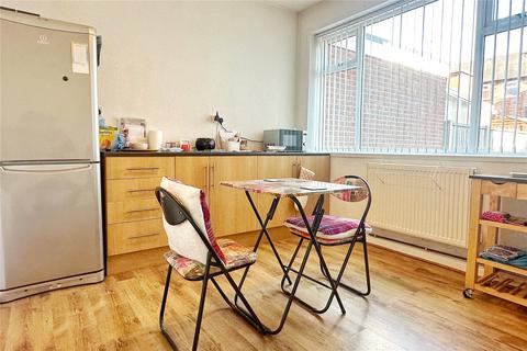 7 Fife Avenue, Chadderton, Oldham, OL9 8AG