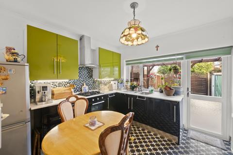 undefined, Braund Avenue, Greenford, UB6
