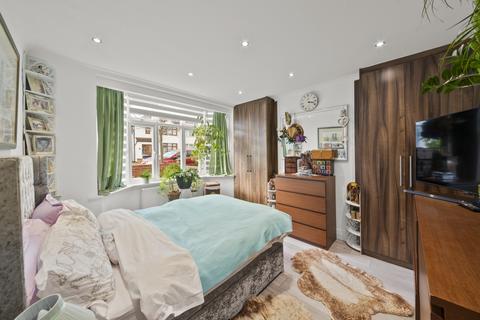 2 bedroom flat for sale, Braund Avenue, Greenford, UB6