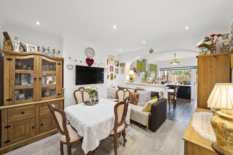 Braund Avenue, Greenford, UB6