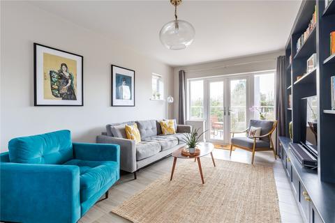 10 Silverdale Avenue, Oxshott, Leatherhead, KT22 0LB