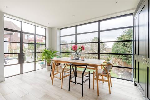 10 Silverdale Avenue, Oxshott, Leatherhead, KT22 0LB