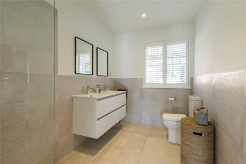 10 Silverdale Avenue, Oxshott, Leatherhead, KT22 0LB