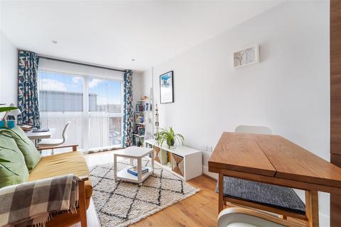 1 bedroom flat for sale, Church Street, Epsom