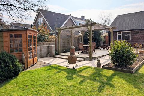 3 bedroom detached bungalow for sale, 9 Oaks Road, Church Stretton, SY6 7AX