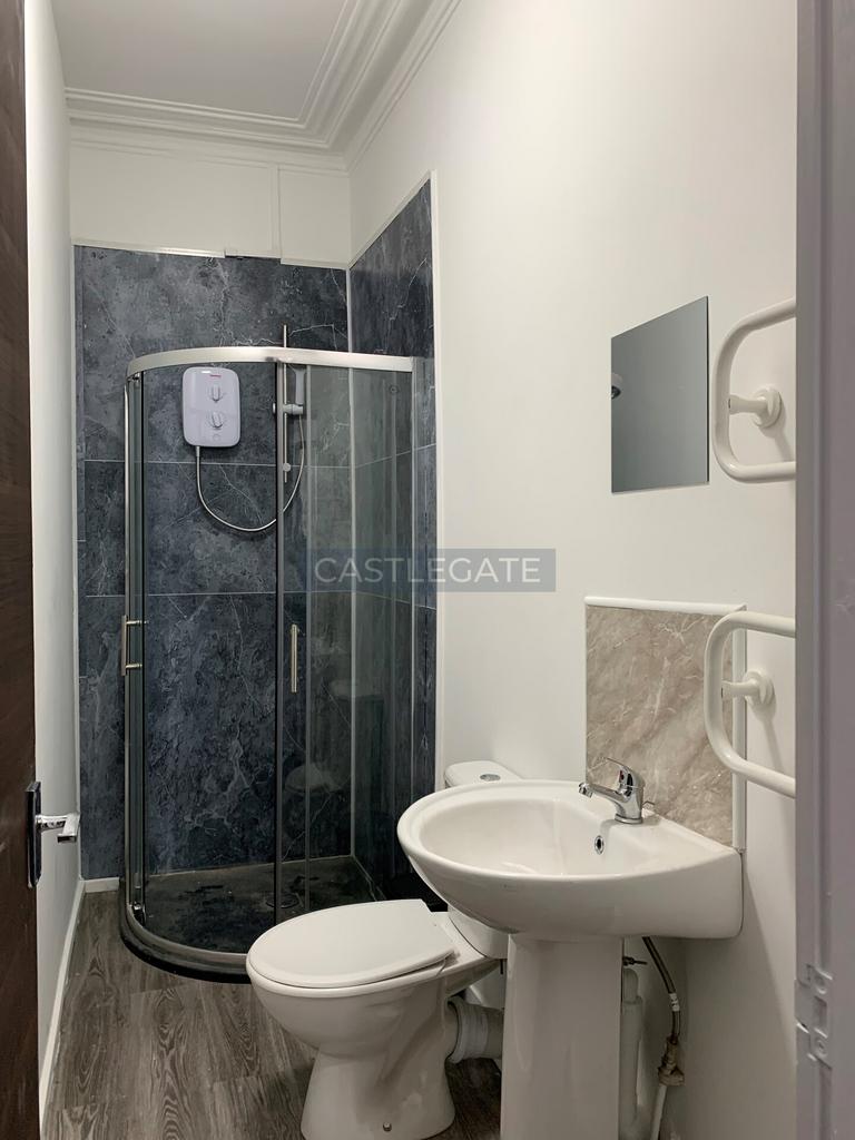 Room 2, 32 Manchester Road, Huddersfield, HD1 3 HJ