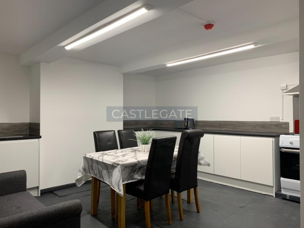 Room 2, 32 Manchester Road, Huddersfield, HD1 3 HJ