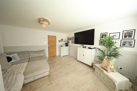 8 Maple Park, Hedon, Hull, HU12 8NR