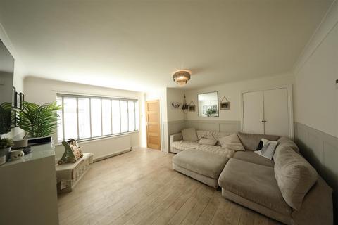 8 Maple Park, Hedon, Hull, HU12 8NR