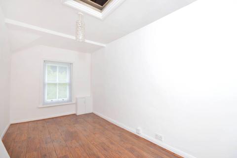 2 bedroom flat for sale, Charterhouse Road, Godalming, GU7