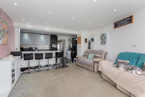 82 Beaumont Road, Slough, SL2 1NG