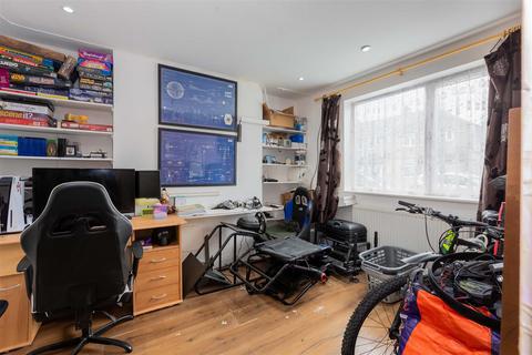 82 Beaumont Road, Slough, SL2 1NG