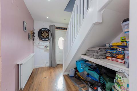 82 Beaumont Road, Slough, SL2 1NG