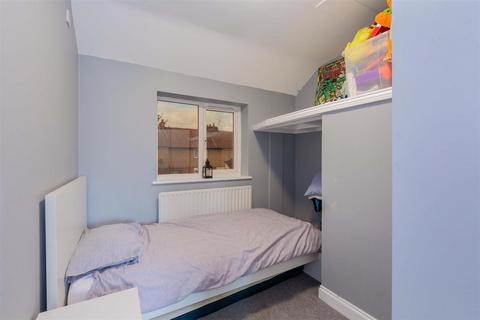 82 Beaumont Road, Slough, SL2 1NG