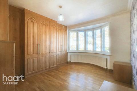 47 Warren Road, Dartford, DA1 1PS