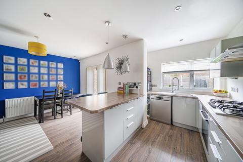 3 bedroom semi-detached house for sale, Hooking Green, Harrow, HA2