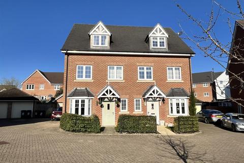 40 Cartmel Road, Daventry, NN11 2PP
