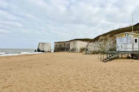 4 bedroom end of terrace house for sale, Crundale Way, Cliftonville, Margate