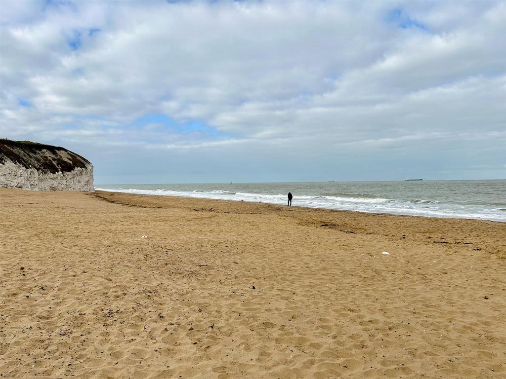 Crundale Way12.jpg