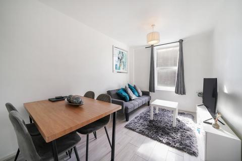 1 bedroom flat for sale, Brabourne Close, London, SE19