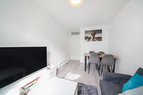 1 bedroom flat for sale, Brabourne Close, London, SE19