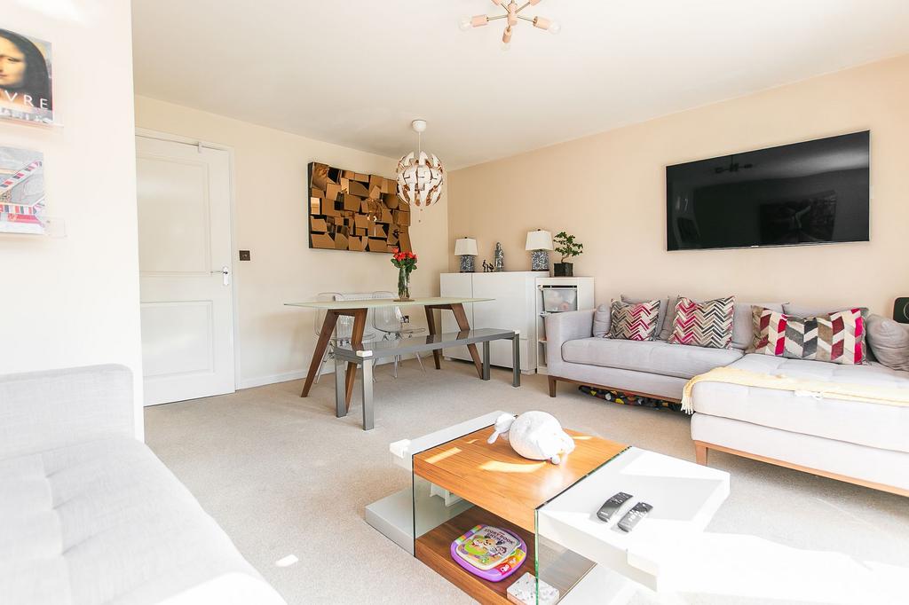 Lounge/Dining Room