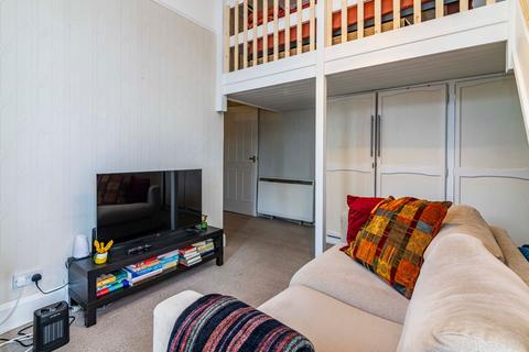 Studio for sale, Lenton Road, The Park, NG7