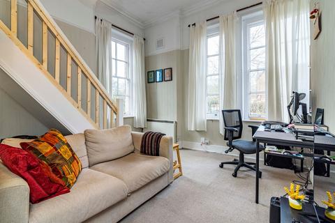 Studio for sale, Lenton Road, The Park, NG7