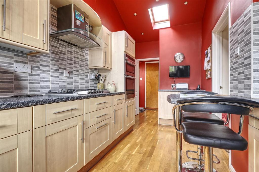 Kitchen2.jpg