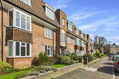 2 bedroom apartment to rent, St Margarets Court, St Margarets