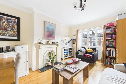 2 bedroom apartment to rent, St Margarets Court, St Margarets