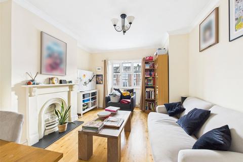2 bedroom apartment to rent, St Margarets Court, St Margarets