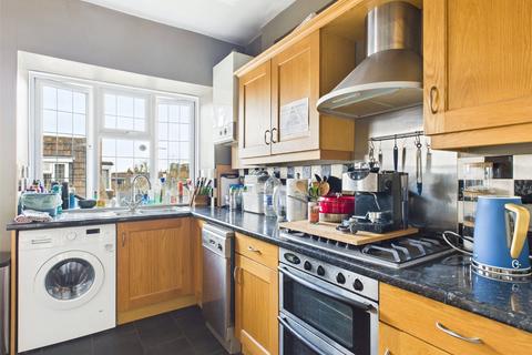 2 bedroom apartment to rent, St Margarets Court, St Margarets