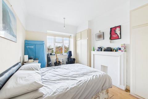 2 bedroom apartment to rent, St Margarets Court, St Margarets