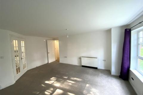 8 Newcombe Gardens, Hounslow, TW4 5DN