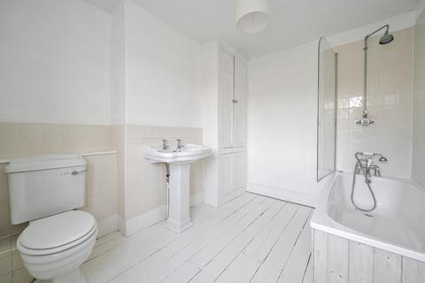 112 Cainscross Road, Stroud, GL5 4HN