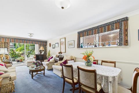 2 bedroom flat for sale, Cedarwood House, 24 Culloden Road, Enfield