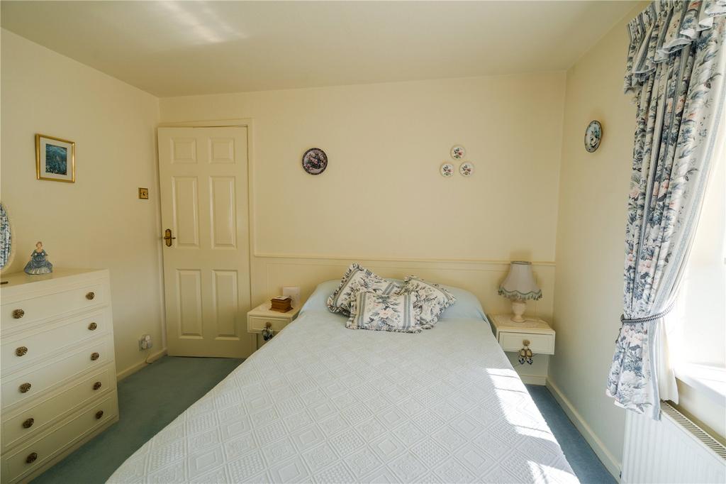 Bedroom 2 (2)