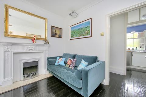 2 bedroom apartment for sale, Matilda House, St Katherines Way, London, E1W