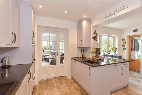 4 bedroom semi-detached house for sale, Oak Lodge Avenue, Chigwell, Essex