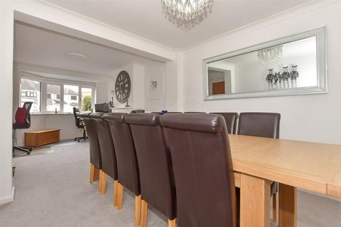 4 bedroom semi-detached house for sale, Oak Lodge Avenue, Chigwell, Essex