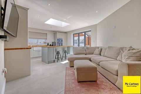 22 Wallace Crescent, Chelmsford, CM2 9QL
