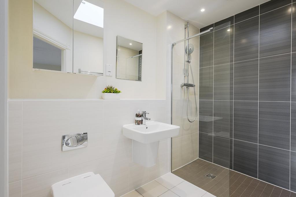 Bedroom 1 Ensuite