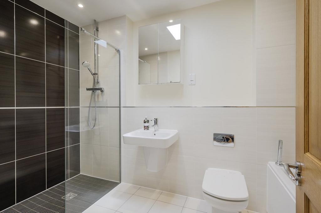 Bedroom 2 Ensuite