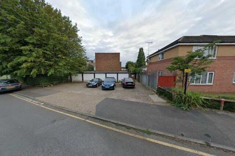 undefined, Blenheim Road, Maidenhead SL6