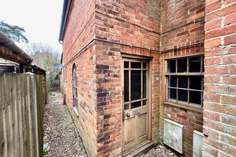 2 bedroom semi-detached house for sale, 344B Winchester Road, Southampton, Hampshire, SO16 6TW