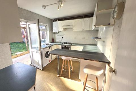 46 Hicks Avenue, Greenford, UB6 8EY