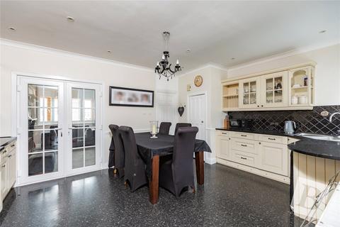 24 Park Crescent, Hornchurch, RM11 1BJ