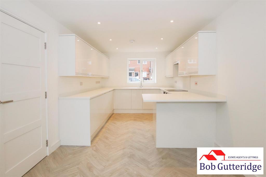 Luxury "l" shaped open plan fitted kitchen/diner/l